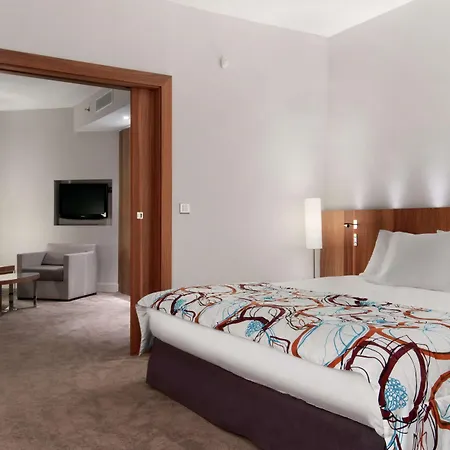 Отель Hilton Malta Сент Джулианс