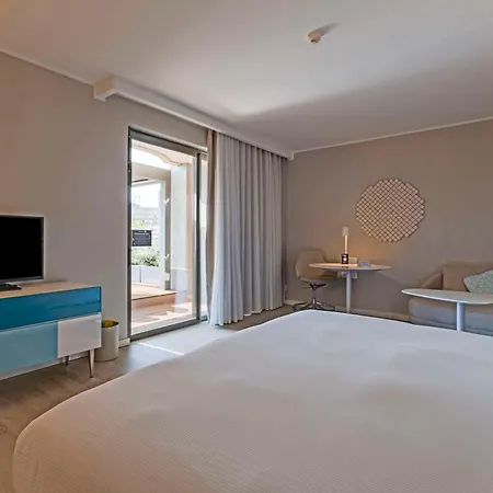Hilton Malta 5* Сент Джулианс