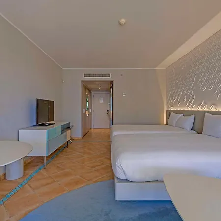 Hilton Malta Отель Сент Джулианс