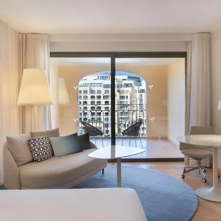 Hilton Malta 5* Сент Джулианс