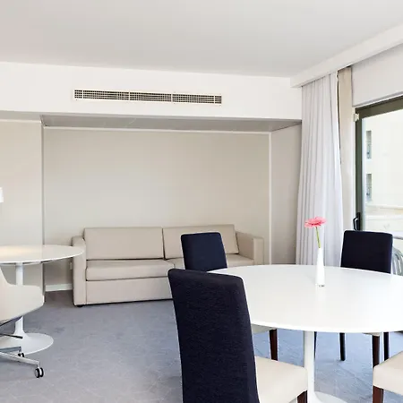 Hilton Malta Szálloda San Ġiljan